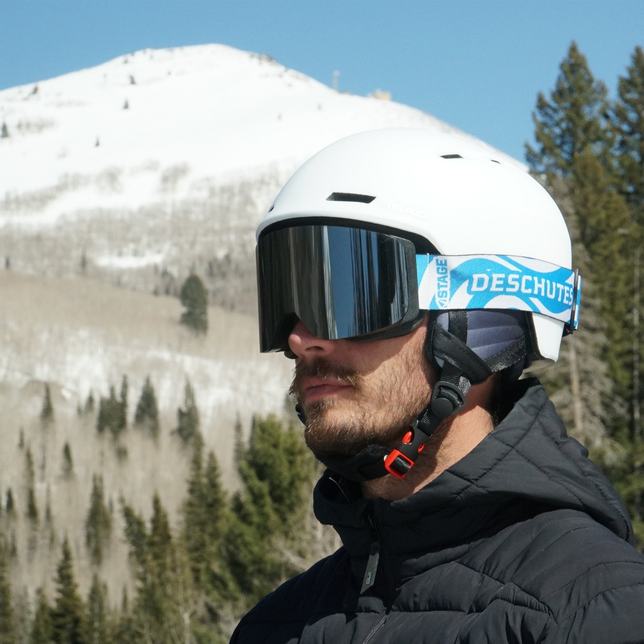 STAGE Propnetic, magnetic ski goggle features two lenses, a Chrome Mirror Smoke lens for Sunny Days, and our best-selling goggle lens: the Detector, for Cloudy / stormy ski days.